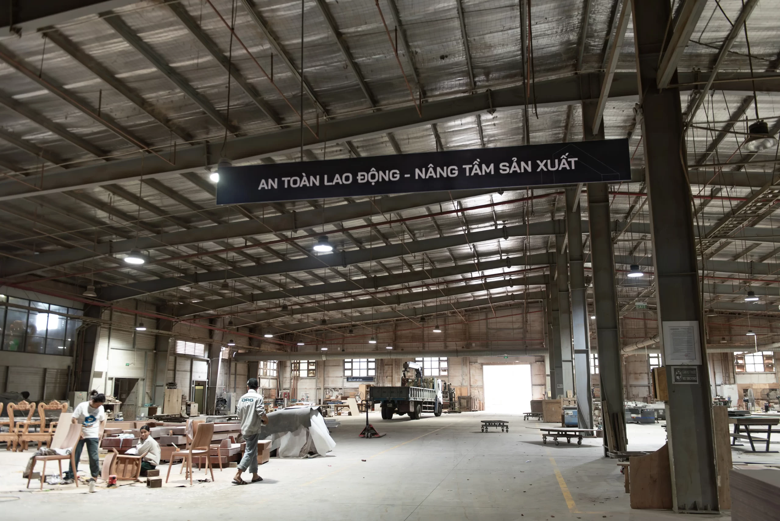 Sản xuất nội thất gỗ cao cấp