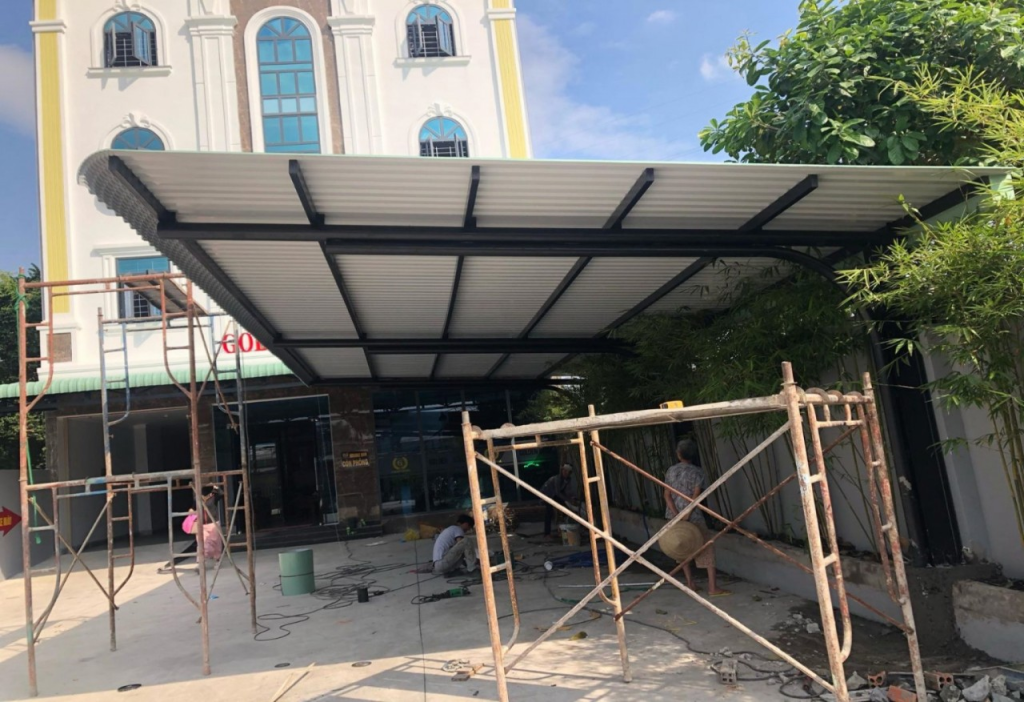 mái hiên trước nhà đẹp